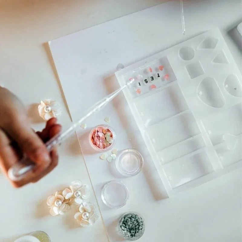 Ensembles pour la production de bijoux en résine (83 pièces) - Image 2