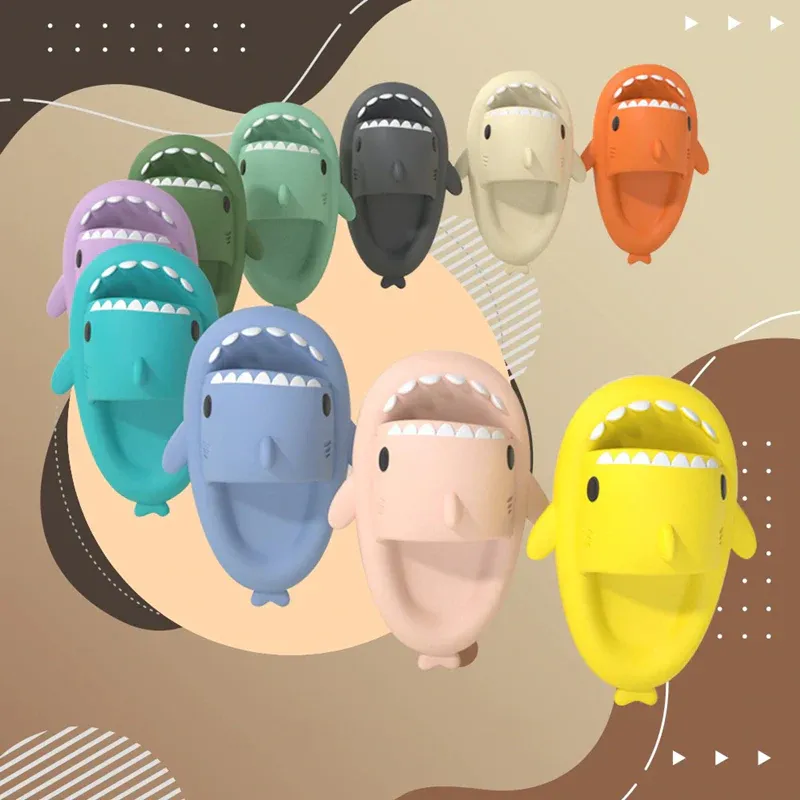 Pantoufles en forme de requin pour enfants